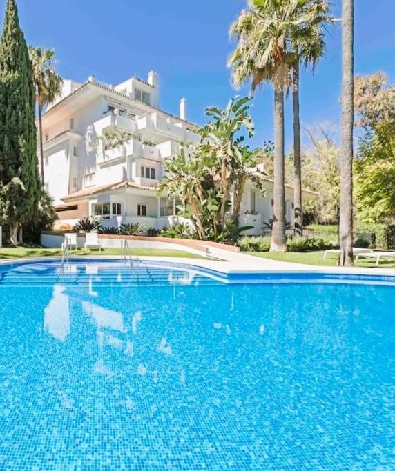 Luxury Penthouse With Sea Views In Puente Area, Golden Mile